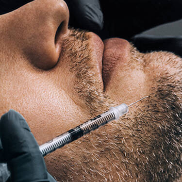 HA Intensifier Multi-Glycan e o serum de SkinCeuticals que pode ser usado para maximizar os efeitos do preenchimento injetavel.