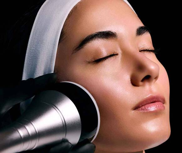 Uso do ultrassom microfocado no rosto para flacidez, lifting natural e firmeza da pele