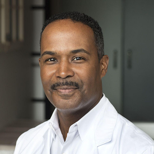 dermatologista-charles-boyd Dermatologista de SkinCeuticals, Charles Boyd.